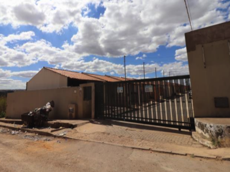 93980 - Casa, Residencial, Parque Nova Friburgo A, 2 dormitório(s)