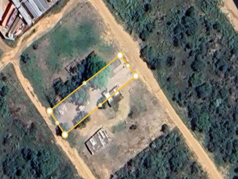 Lote residencial de 1.200 m² com 87,48 m² construídos